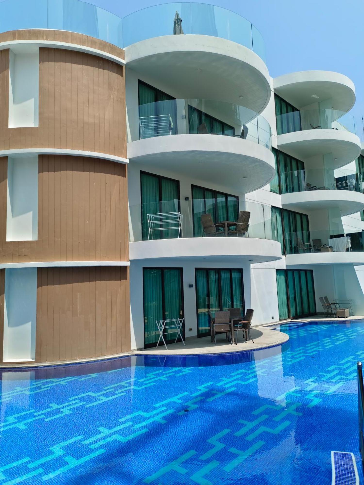 Lets Phuket Twin Sands Resort & Spa Patong Esterno foto