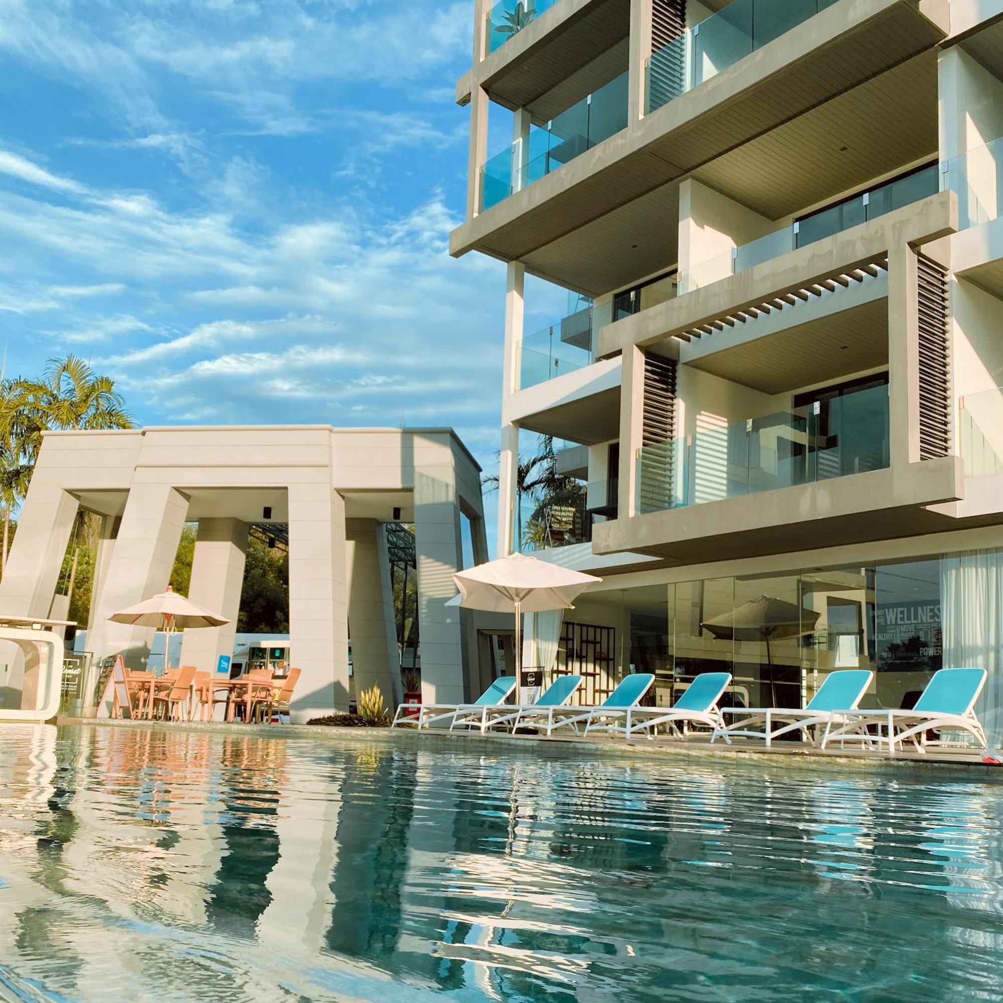 Lets Phuket Twin Sands Resort & Spa Patong Esterno foto