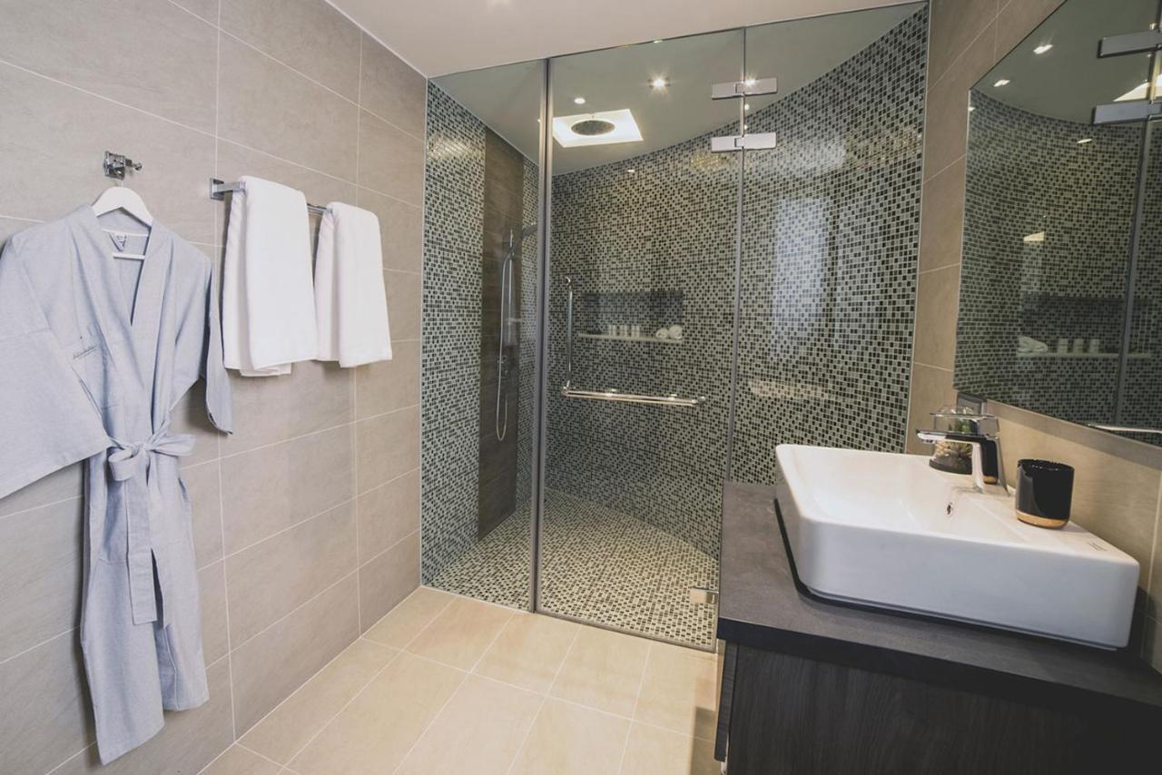 Lets Phuket Twin Sands Resort & Spa Patong Esterno foto